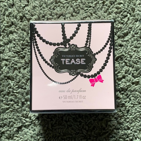 Victoria's Secret Other - Victoria’s Secret TEASE eau de perfum